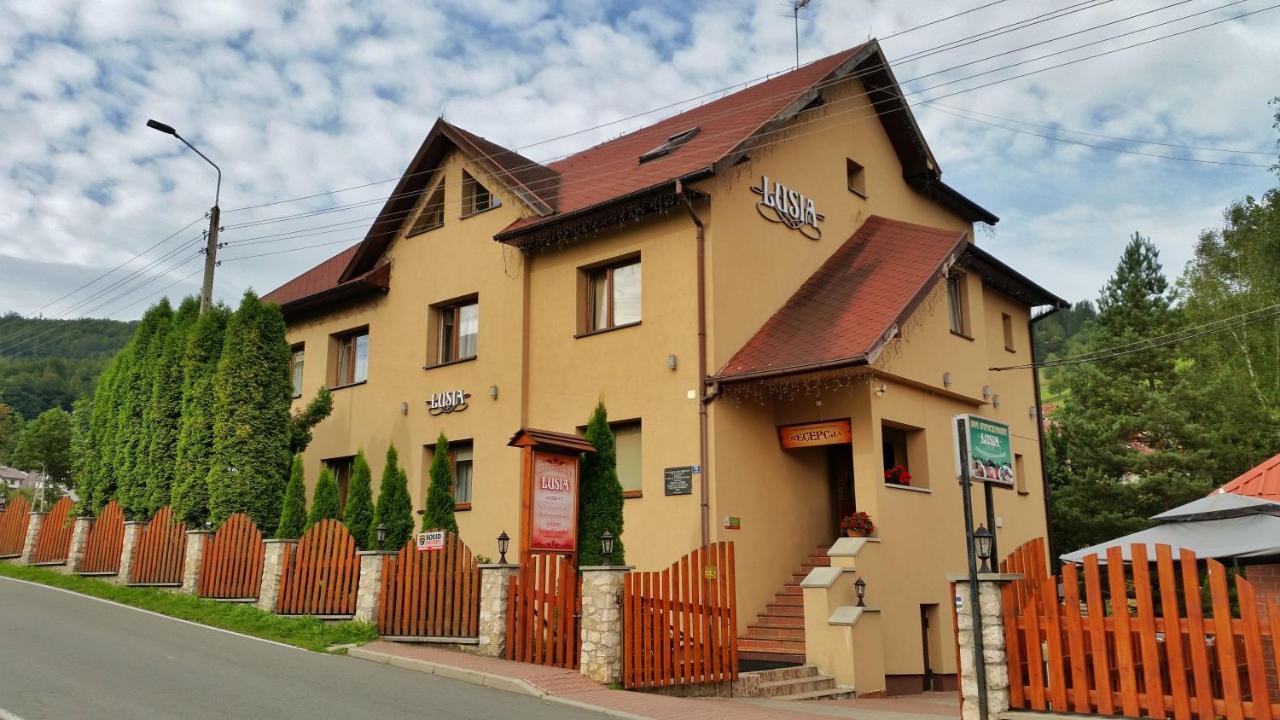 ヴィスワ Lusia Bed & Breakfast エクステリア 写真
